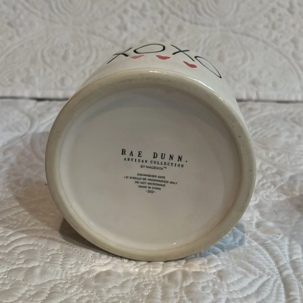Rae‎ Dunn XOXO canister